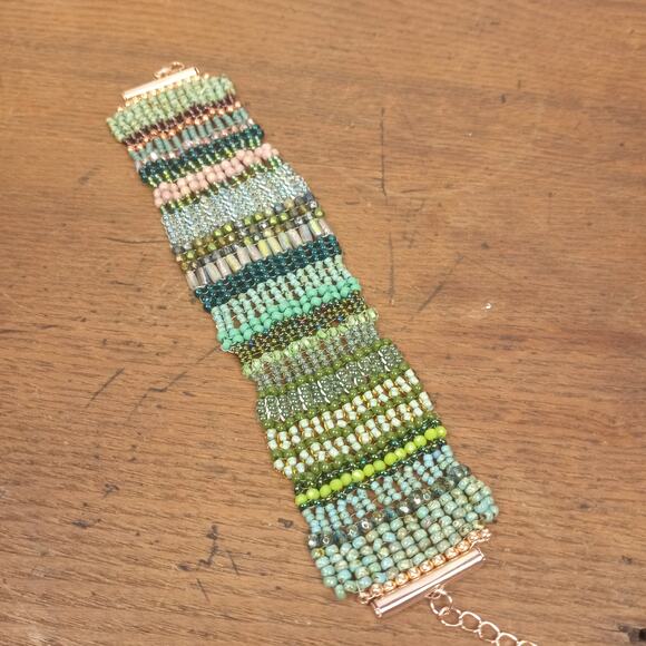 HANDMADE~Shades of Green Free Form Herringbone Cuff Bracelet. 7½"-10" - Picture 2 of 6